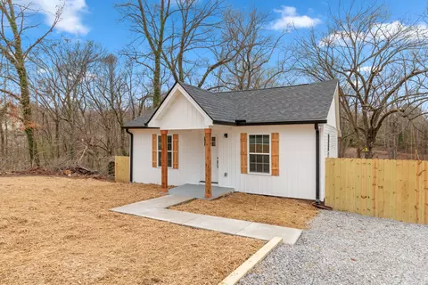 1884 Cumberland Heights Rd, Clarksville, TN 37040