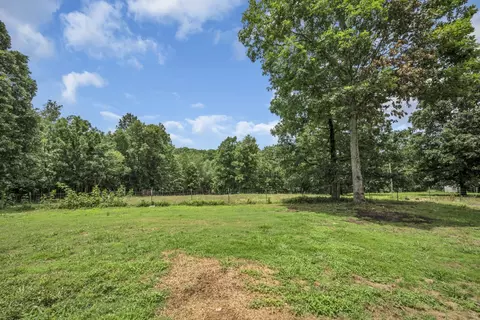 9813 Pinewood Lake Dr, Nunnelly, TN 37137