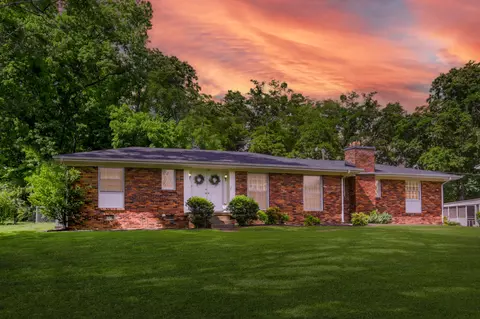 130 Wayne St, Gallatin, TN 37066