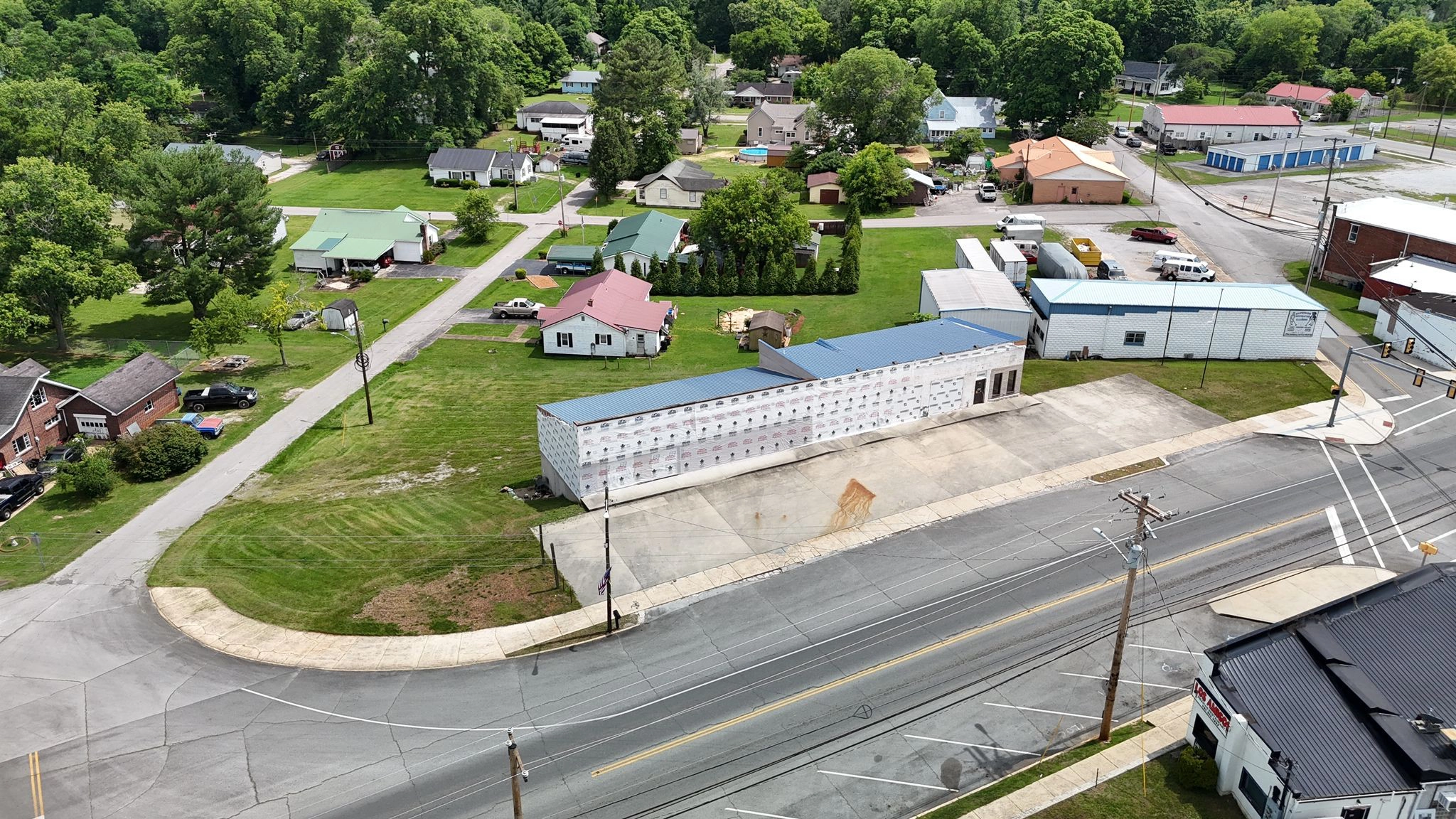 416 E Main St  