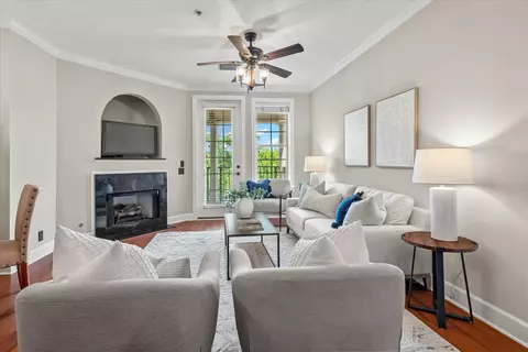 307 Seven Springs Way #302, Brentwood, TN 37027