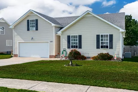 424 Piney Dr, Clarksville, TN 37042