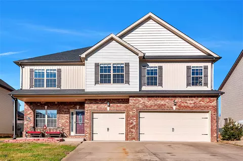 2918 Mcmanus Cir, Clarksville, TN 37042