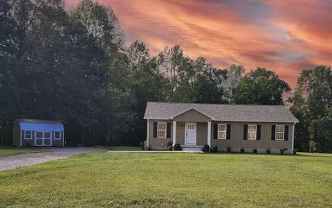 8425 Hoskins Hollow Rd, Westmoreland, TN 37186