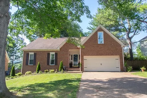712 W Statue Ct, Franklin, TN 37067