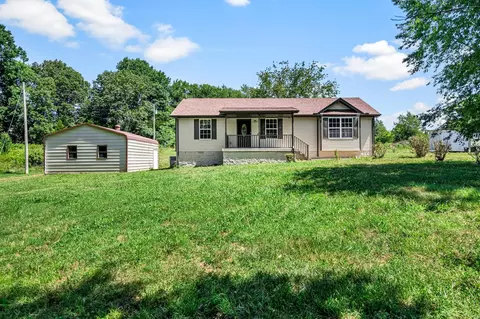 1035 Twin Creek Rd, Charlotte, TN 37036