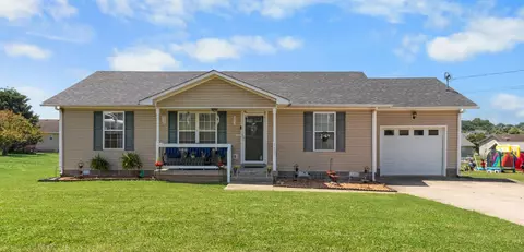 607 Avondale Rd, Oak Grove, KY 42262