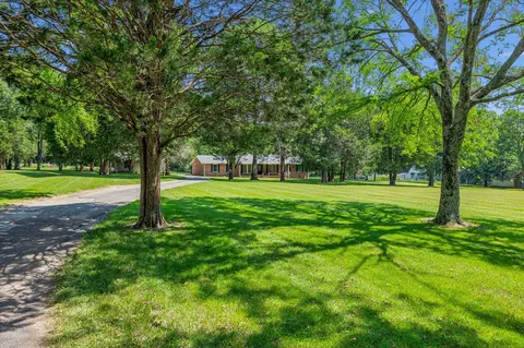 817 Lovers Ln, Lebanon, TN 37087