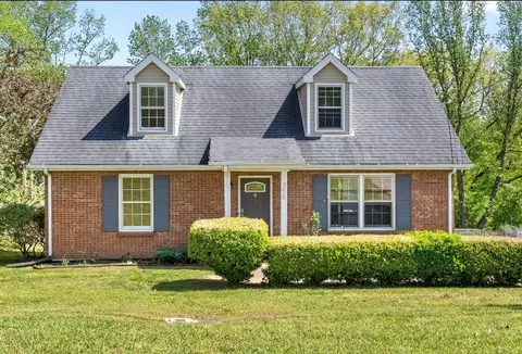 358 Randell Dr, Clarksville, TN 37042