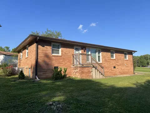 140 Valley Rd, Mcewen, TN 37101