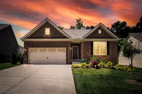 2054 Hedgelawn Dr, Lebanon, TN 37090