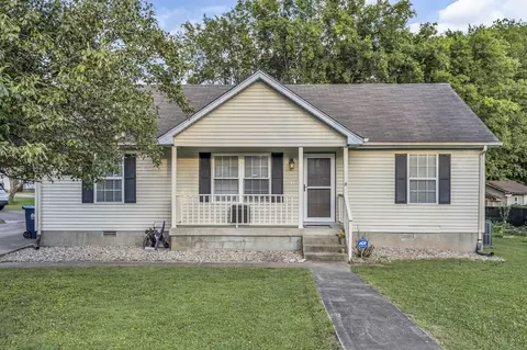141 Centennial Dr, La Vergne, TN 37086