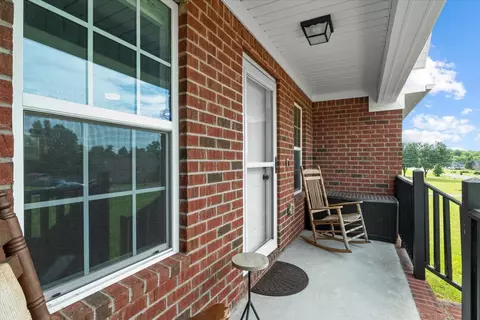 Exterior - 1050 Glendale Dr, Dickson, TN 37055 photo 2 of 16