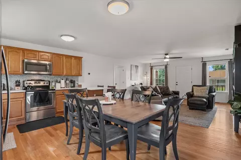 Dining - 1050 Glendale Dr, Dickson, TN 37055 photo 2 of 2