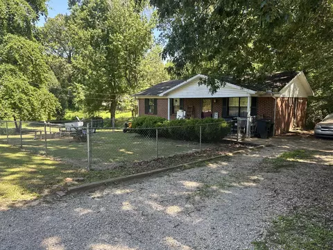 283 Vicki Lee Dr, Camden, TN 38320