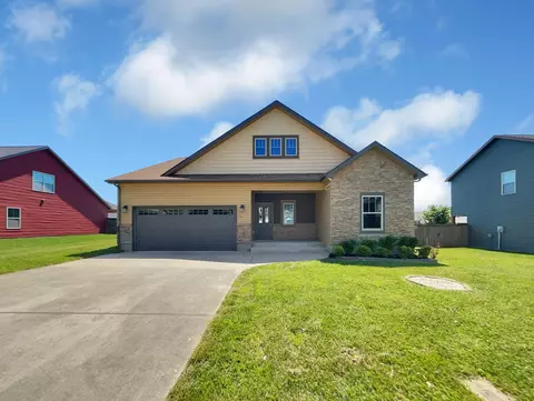 1023 Michaela Cir, Clarksville, TN 37043