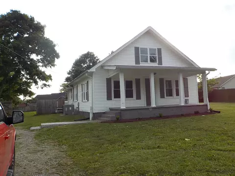 2017 Old Highway 31 E, Westmoreland, TN 37186