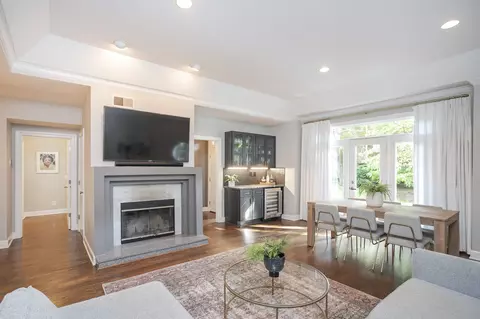210 Westchase Dr, Nashville, TN 37205