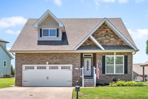 2210 Fairfax Dr, Clarksville, TN 37043