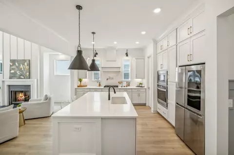 Kitchen - 2019 Cabell Dr, Franklin, TN 37064 photo 5 of 6