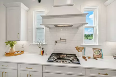 Kitchen - 2019 Cabell Dr, Franklin, TN 37064 photo 4 of 6
