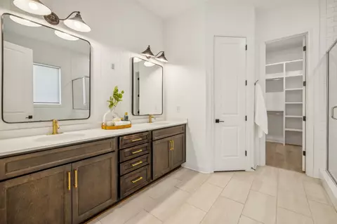 Bath - 2019 Cabell Dr, Franklin, TN 37064 photo 1 of 7