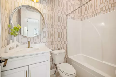 Bath - 2019 Cabell Dr, Franklin, TN 37064 photo 5 of 7