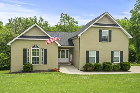 433 Robins Trl, Westmoreland, TN 37186