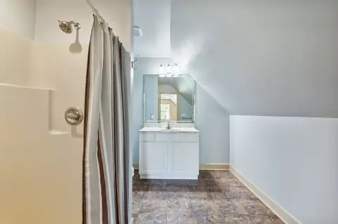 Bath - 118 Tom Walker Dr, Beechgrove, TN 37018 photo 8 of 9