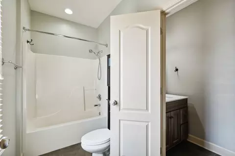 Bath - 118 Tom Walker Dr, Beechgrove, TN 37018 photo 6 of 9