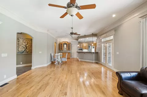 Living - 118 Tom Walker Dr, Beechgrove, TN 37018 photo 3 of 4