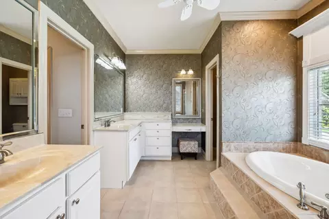 Bath - 118 Tom Walker Dr, Beechgrove, TN 37018 photo 4 of 9