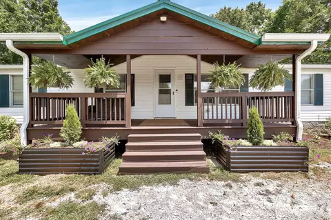 1350 Hazelwood Rd, Columbia, TN 38401