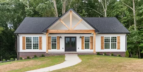 3035 Erwin Rd, Clarksville, TN 37043