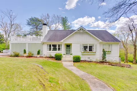 303 N Forrest Ave, Lookout Mountain, TN 37350