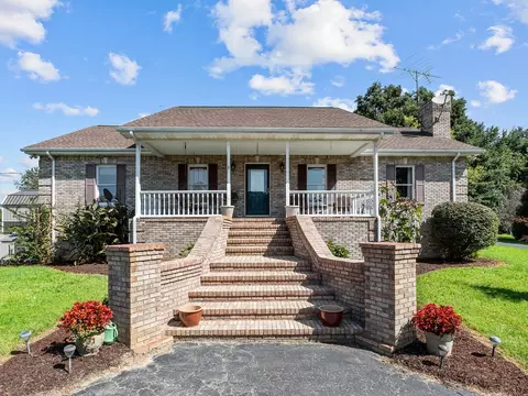 112 Shady Oak Dr, Dickson, TN 37055