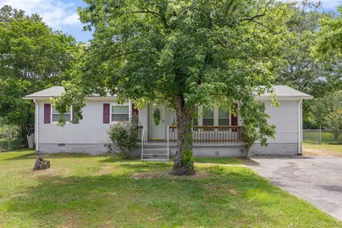 1316 W Sherry Dr, Rossville, GA 30741