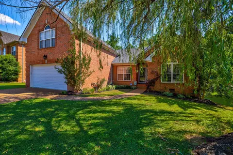 124 Walton Trce S, Hendersonville, TN 37075