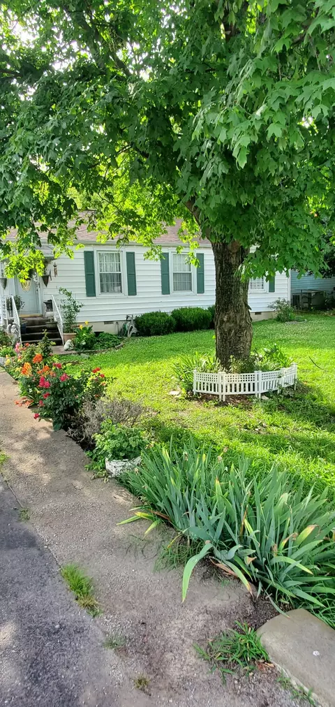 3001 Louise Dr, Nashville, TN 37211