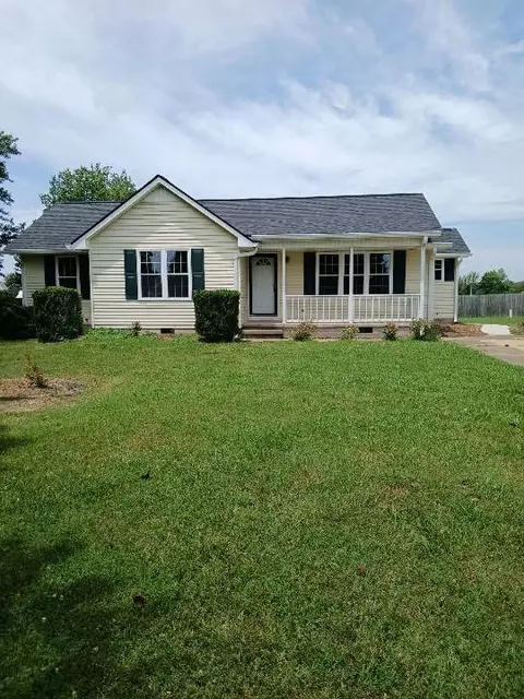 676 Edgefield Dr, Hohenwald, TN 38462