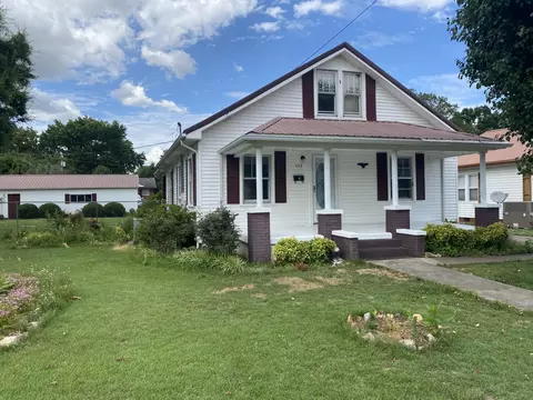 402 4th St S, Lawrenceburg, TN 38464