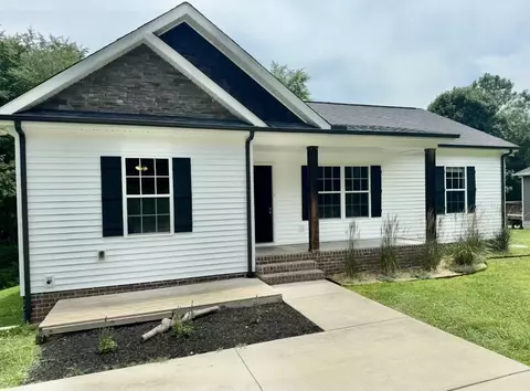 119 E Circle Dr, Burns, TN 37029