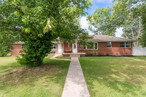 405 Stone Blvd, Tullahoma, TN 37388
