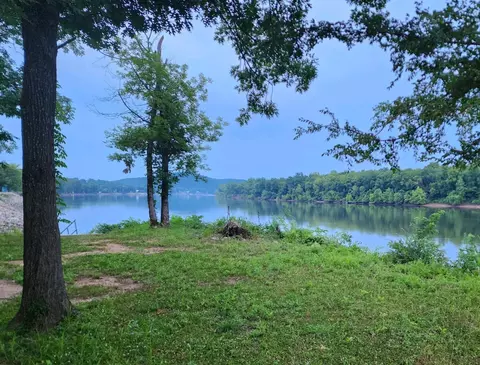 934 Lexi Ln, Clifton, TN 38425