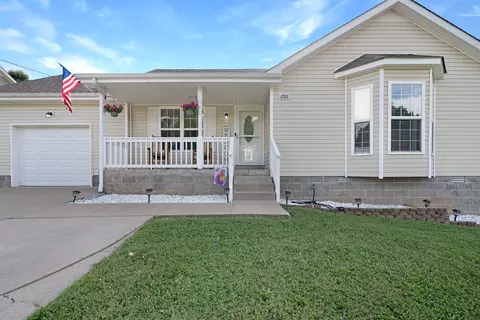 2921 Core Dr, Clarksville, TN 37040