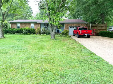 2811 Lone Oak Rd, Paris, TN 38242