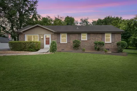 860 Pollard Rd, Clarksville, TN 37042