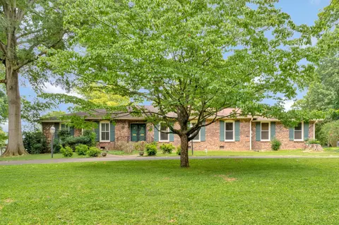107 Millbrook Rd, Hendersonville, TN 37075