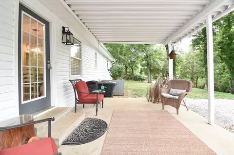 1000 Five Points Rd, Pulaski, TN 38478 photo 8