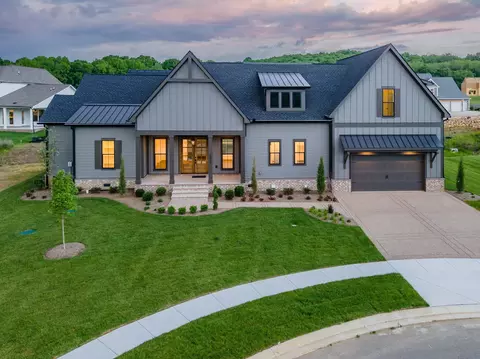 2035 Ellsworth Ln, Arrington, TN 37014
